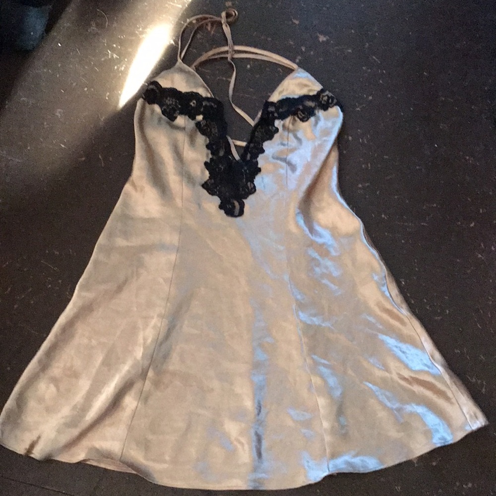 Bali Studio Collection Slip - Picture 2 of 3